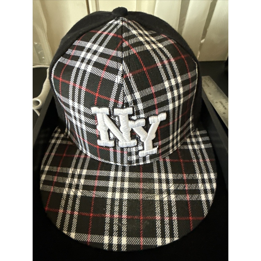 NEW YORK‎ HAT Unbranded - SIZE SMALL. Embroidered Front And Back 3936 Fitted